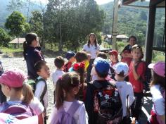 2º ano C realiza aula em sítio