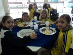 Feijoada na escola!