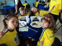 Feijoada na escola!