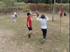 2º ano C no Espaço Verde – Baú das Cores