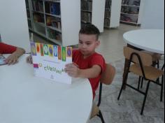 1º ano A visita a Biblioteca da Escola