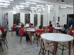 1º ano A visita a Biblioteca da Escola