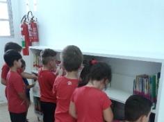 1º ano A visita a Biblioteca da Escola