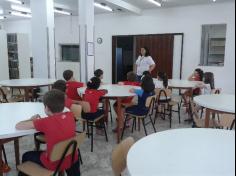 1º ano A visita a Biblioteca da Escola