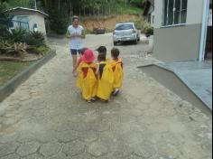 Maternal em Aula-passeio no Espaço Verde