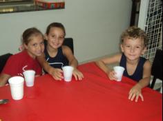 1º ano D se refrescando com gelatina