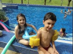 Banho de piscina com a turma do 1º ano D