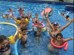 Banho de piscina com a turma do 1º ano D