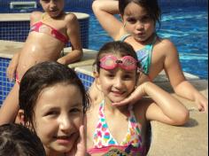 Banho de piscina com a turma do 1º ano D