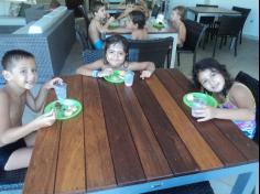 Banho de piscina com a turma do 1º ano D