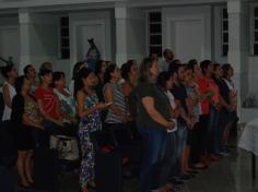 Equipe diretiva, Professores e Funcionários celebrando a Páscoa!