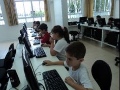 1º ano C em aula de Informática