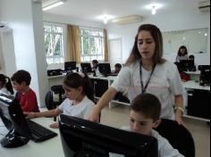 1º ano C em aula de Informática