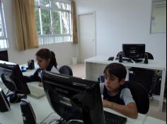 1º ano C em aula de Informática