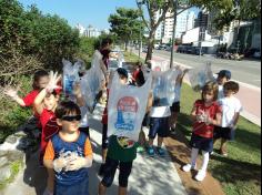 Infantil II em aula-passeio à Beira Rio