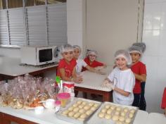 Mamãe Morgana arrasa com seus pãezinhos de salsicha