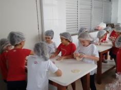 Mamãe Morgana arrasa com seus pãezinhos de salsicha