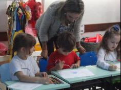 Brincando de ser arquiteto com a mamãe Fernanda.