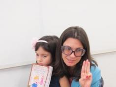 Contação de histórias com a Mamãe Sandra no 2º ano B