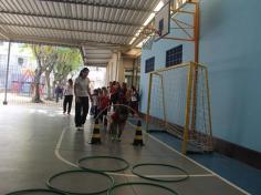 Acrobacias com a mamãe Liliane