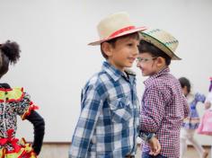 Ed Infantil e 1º ano: Alegria no Arraiá do Salesiano