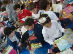 Aula passeio na Biblioteca Pública de Itajaí