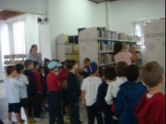 Aula passeio na Biblioteca Pública de Itajaí