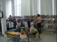 Aula passeio na Biblioteca Pública de Itajaí