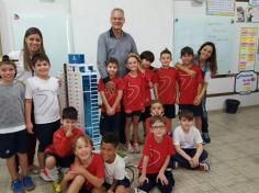 Papai Otaviano visita o grupo Amigos da Leitura