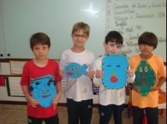 1º ano B construindo máscaras africanas