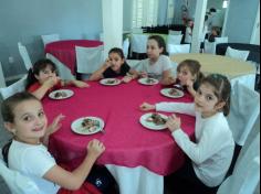 Feijoada com a turma do 1º ano D