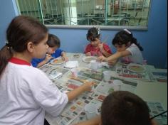 Instrumentos musicais e máscaras no 1º ano C