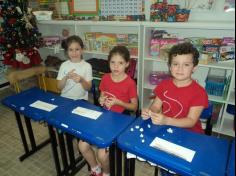 Colares africanos no 1º ano D