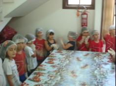 Grupo Saúde preparando docinhos