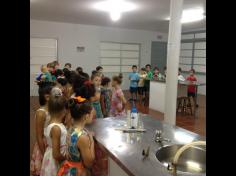 1º ano A visita laboratório de Biologia