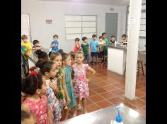 1º ano A visita laboratório de Biologia