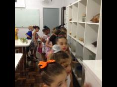 1º ano A visita laboratório de Biologia