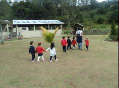 Grupo Baleia brincando e Aprendendo no Espaço Verde