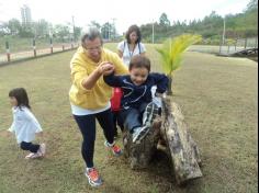 Grupo Baleia brincando e Aprendendo no Espaço Verde