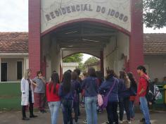 Grupo de jovens da AJS visita o Asilo Dom Bosco