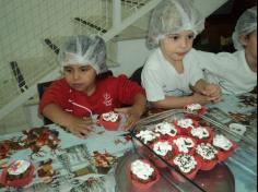 Grupo Esportes faz cupcakes