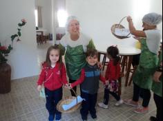 Grupo Animais da Fazenda visita o Espaço Verde com a Equipe do LEAS