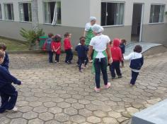 Grupo Animais da Fazenda visita o Espaço Verde com a Equipe do LEAS