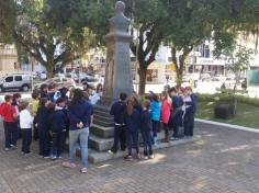 3ºs anos passeando e conhecendo a praça Vidal Ramos