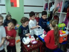 Brincadeiras de mercadinho no 1º ano D