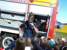 Grupo Arco-Íris em aula-passeio no Corpo de Bombeiros