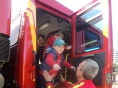 Grupo Arco-Íris em aula-passeio no Corpo de Bombeiros