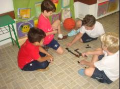 1º Ano B explorando os jogos em sala de aula