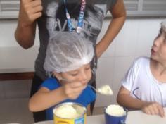 1ºs anos fazendo docinhos